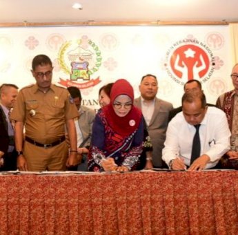 Dukung UMKM, Dekranasda Sulsel Teken MoU Dengan PHRI