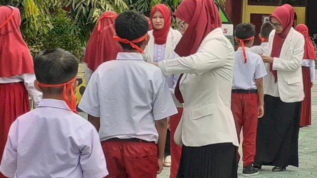 IAI Perkenalkan Penggunaan Obat, Anak SD di Soppeng Jadi Apoteker Cilik