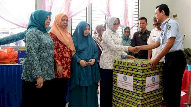 Bantu Pengembangan Keterampilan, Lies F. Nurdin Kunjungi Lapas Perempuan Sungguminasa