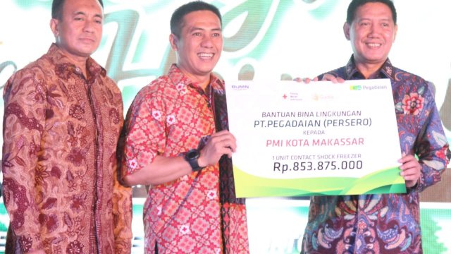PMI Makassar Terima Bantuan Contact Shock Frezeer, Deng Ical: Terima Kasih PT Pegadaian