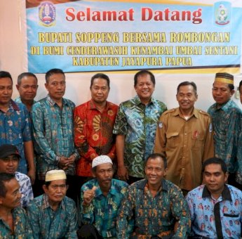 Ini Pesan Andi Kaswadi Saat Menemui Warga Soppeng Korban Kerusuhan di Jayapura