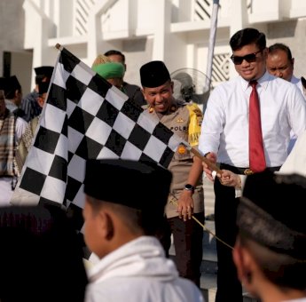 Adnan Purichta Lepas Ratusan Peserta Karnaval Santri Tingkat Kabupaten Gowa