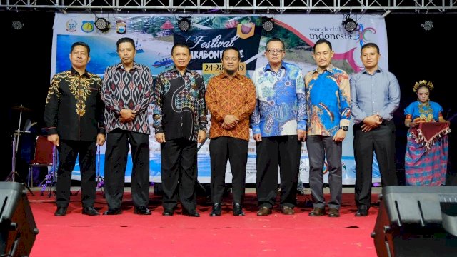 Hadiri Festival Takabonerate, Wagub Dorong Selayar Sebagai Destinasi Wisata Nasional