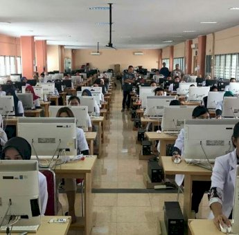 99 Mahasiswa Program Profesi Kedokteran Gigi Ikut UKMP2DG Periode IV di FKG Unhas
