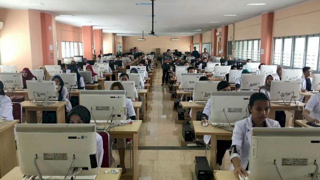 99 Mahasiswa Program Profesi Kedokteran Gigi Ikut UKMP2DG Periode IV di FKG Unhas