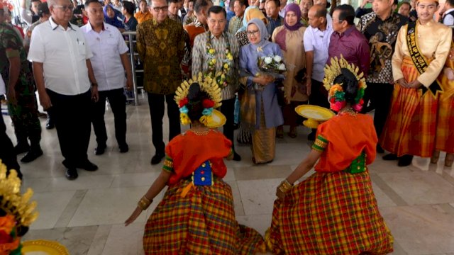 Pulang Kampung, JK Disambut Ribuan Warga Sulsel