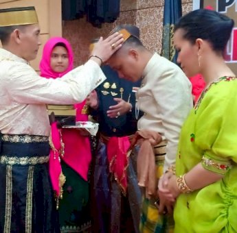 Kado Istimewa Dari Raja Gowa, AKBP Shinto Jadi Orang Luar Gowa Pertama Bergelar Pa’Daengan