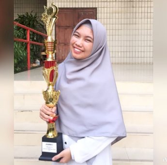 Raih Medali Emas, Gadis Cantik Ini Harumkan Nama FKG di Pekan Seni Mahasiswa Unhas 2019