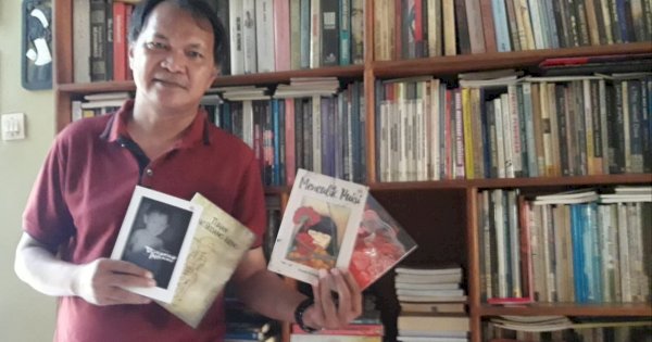 Peringati Hari Guru Nasional, Rusdin Tompo Launching Buku Kumpulan Puisi Bertema Anak