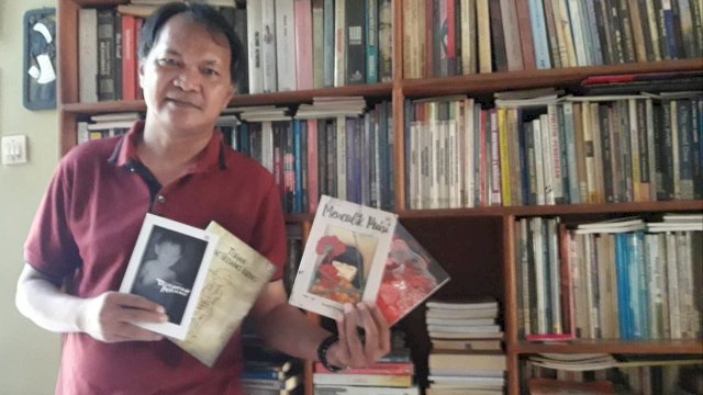 Peringati Hari Guru Nasional, Rusdin Tompo Launching Buku Kumpulan Puisi Bertema Anak