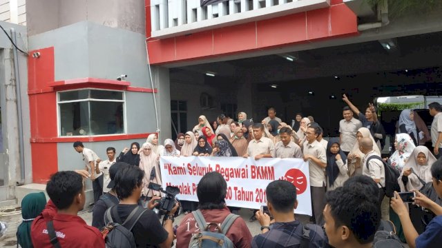 Anggap Penutupan BKMM Makassar Sebagai Diskriminasi Warga Indonesia Timur, Pegawai Gelar Demo