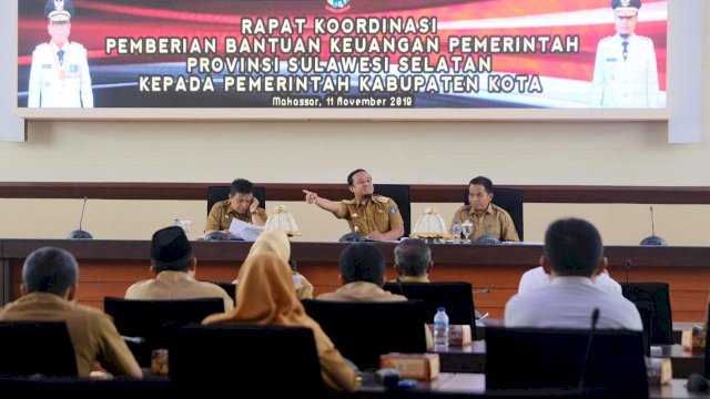 Rapat Koordinasi Bantuan Keuangan Daerah Kabupaten dan Kota di Sulsel, Senin (11/11/2019).
