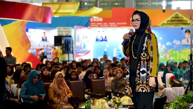 Kumpulkan Siswa-siswi Se Kota Makassar, Lies: Kita Perangi Sampah Plastik