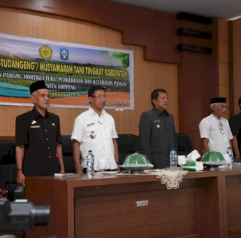 Bahas Masalah Petani, Bupati Soppeng Hadiri Mattudang – Tudangeng