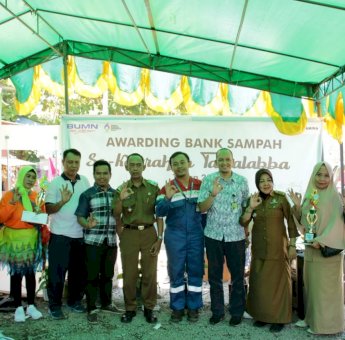 Pertamina Berikan Apresiasi Kepada Nasabah Bank Sampah di Kelurahan Tamalabba Makassar