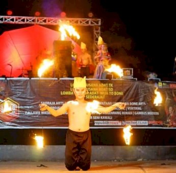 Sanggar Seni Kawali Soppeng Pikat Penonton Pentas Seni Milad LSB Arung Palakka di Bone