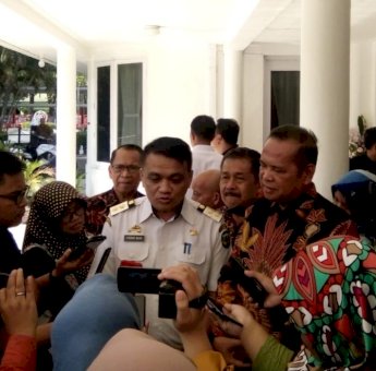 Bupati dan Wakil Bupati Luwu Temui Gubernur Sulsel Bahas Pemekaran Luwu Tengah