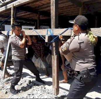 Indahnya Kebersamaan Dengan Tradisi Gotong Royong Warga Desa Pambussuang Polman