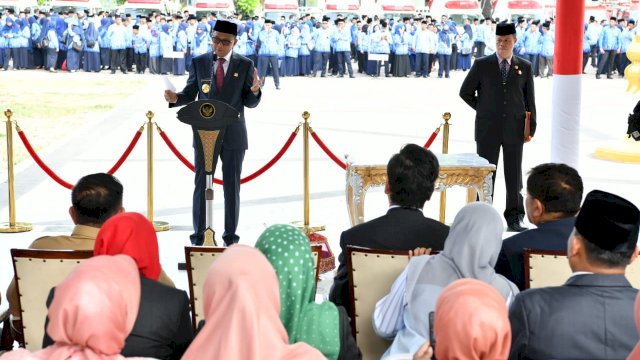Upacara Hari Bakti Pekerjaan Umum (PU) yang ke-74 tahun, di Halaman Rujab Gubernur, Selasa (03/12/2019).
