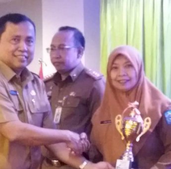 Bebas Ancaman Tinja, Soppeng Dapat Penghargaan Dari Gubernur Sulsel