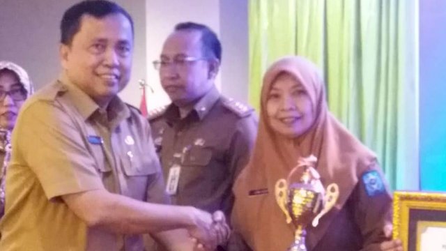 Bebas Ancaman Tinja, Soppeng Dapat Penghargaan Dari Gubernur Sulsel