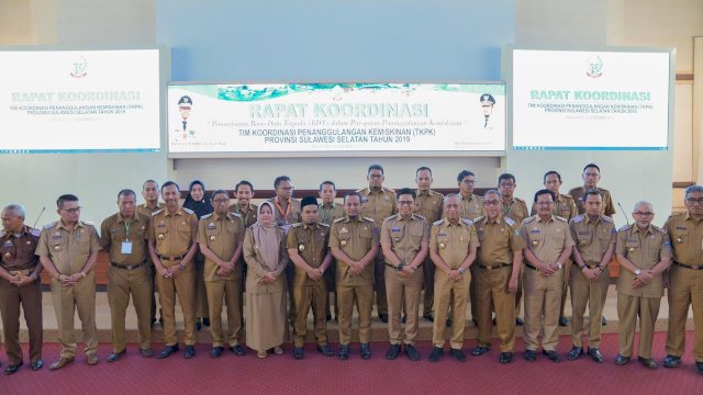 Kumpulkan Kepala Daerah Se-Sulsel, Andi Sudirman Minta Pemda Aktif Verifikasi Data Penduduk Miskin