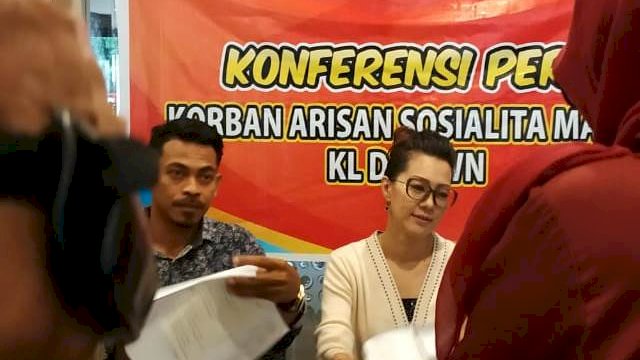 Ivanelie melakukan konferensi pers terkait bodong, Senin (09/12/2019).