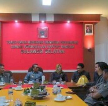 Gubernur NA Kunjungi Ruangan Baru Fraksi PDI-Perjuangan DPRD Sulsel
