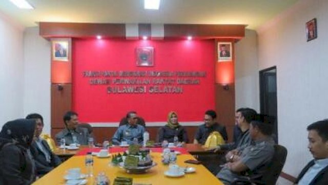 Gubernur NA Kunjungi Ruangan Baru Fraksi PDI-Perjuangan DPRD Sulsel