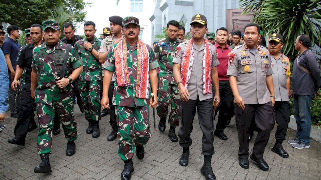 Panglima TNI dan Kapolri Cek Kesiapan Natal dan Tahun Baru di Manado