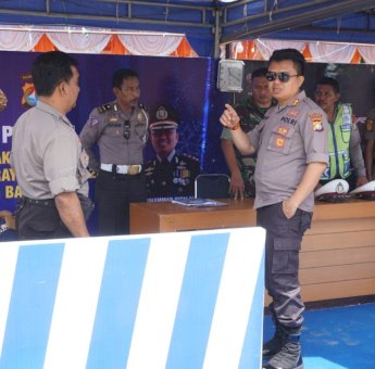 Pastikan Keamanan Natal dan Tahun&nbsp; Baru 2020, Kapolres Polman Cek Empat Pos Pengamanan