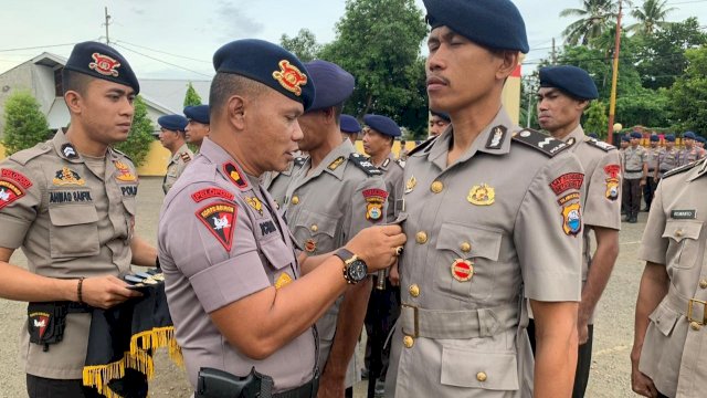 Danyon C Pelopor Brimobda Sulsel Lepas Anggota Mutasi ke Polres Bone
