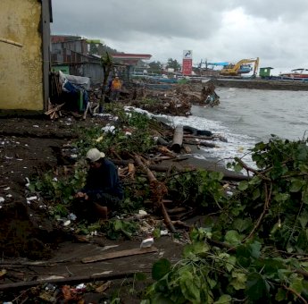 Abrasi di Pesisir Desa Aeng Batu-batu Takalar, Warga Duga Ulah Pengusaha Nakal