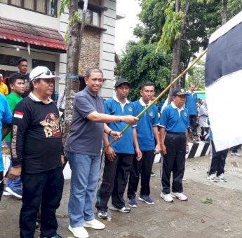 Hari Amal Bakti 74 Kemenag Wajo Dihiasi Gerak Jalan Sehat Antar Umat Beragama