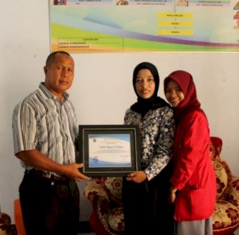 Mahasiswa Mbojo Motivasi Siswa Miskin untuk Kuliah