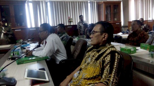 Ketua Dewan Pembina Yoss, Andi Ilhamsyah Mattalatta, menghadiri rapat di DPRD Sulsel, Kamis (16/01/2020).