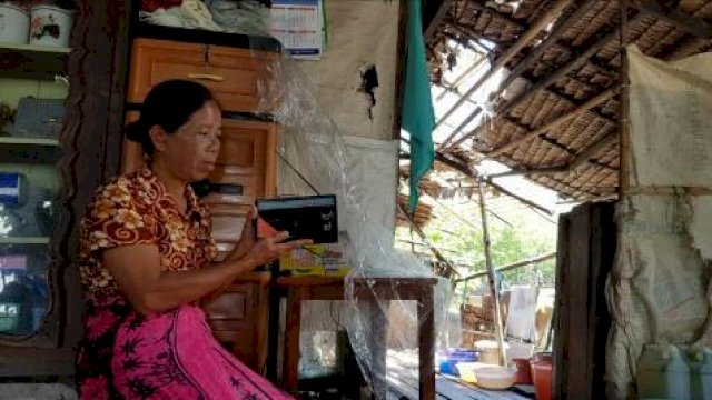 Sunnari (43) saat ditemui di Kediamannya, Selasa (21/01/2020).