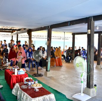 Nurdin Abdullah Cerita Penyebab Banjir dan Longsor Kepada Warga Lejja Soppeng