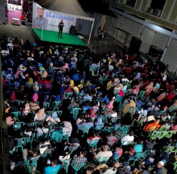 IAS dan Deng Ical Temui Ribuan Tim Ucok Community