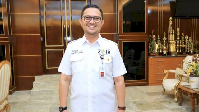 Plt Kepala Kesbangol Sulsel, Devo Khaddafi.