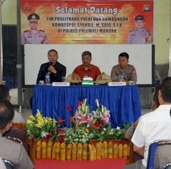 Kapolres AKBP Muh. Rifai Sambut Kunjungan Tim Puslitbang Polri di Mako Polres Polman