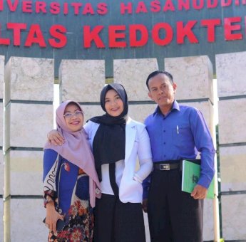 &ldquo;The Most Inspiring Student” Unhas Raih Gelar Dokter dengan IPK 4.0