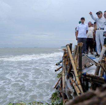 Nurdin Abdullah Janji Selesaikan Masalah Abrasi di Pesisir Takalar