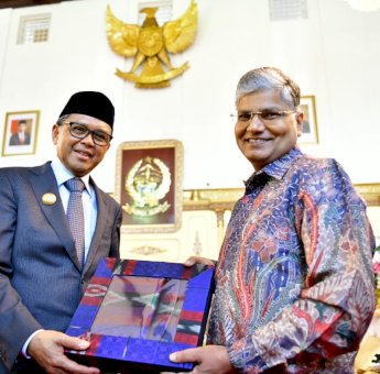 Jajaki Kerjasama Industri Sutera, NA Akan Kirim Kaum Milenial Belajar Persuteraan di India