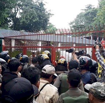 Penertiban Stadion Mattoanging, Pemprov Sulsel dan Yoss Ricuh