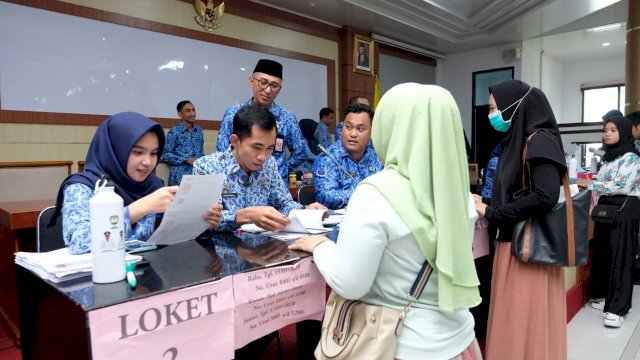 Hari Terakhir, Sekda Pantau Pengambilan Kartu Ujian CPNS Gowa