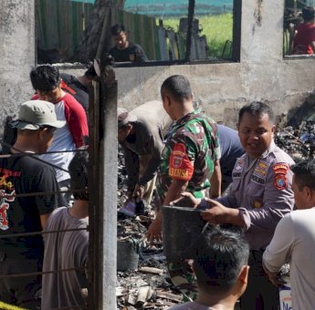 Pondok Pesantren Lampoko Kebakaran, Kapolres Polman Turun Langsung Membantu