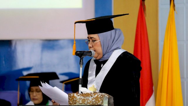 Prof. Dra. Hj. Dian Anggraece Sigit Parawansa, M.Si, Ph.D.
