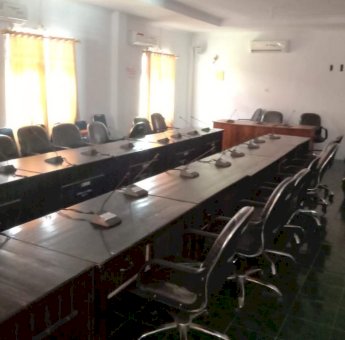 Rame-rame Kunjungan Kerja, Ruangan DPRD Buteng Kosong