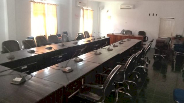 Suasana salah satu Ruangan Kerja Anggota DPRD Buteng, Kamis (06/02/2020).